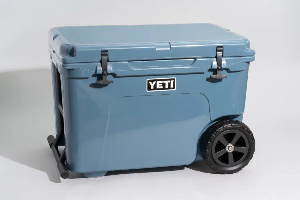 مسافرتی چرخ دار برند YETI - 6 نمونه از بهترین یخدان مسافرتی در سال 2022